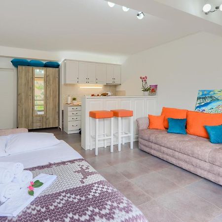 Apartment Castellino Kotor Bagian luar foto