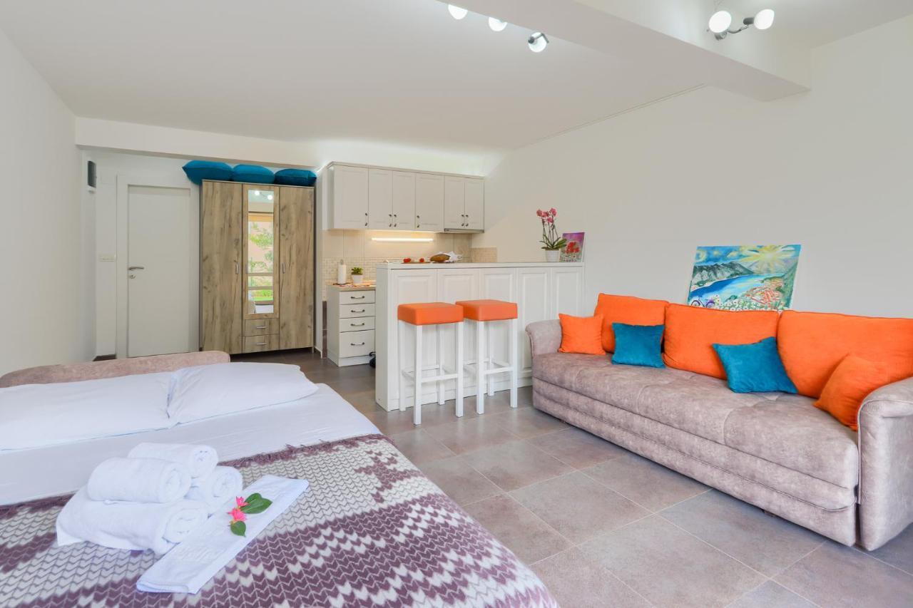 Apartment Castellino Kotor Bagian luar foto