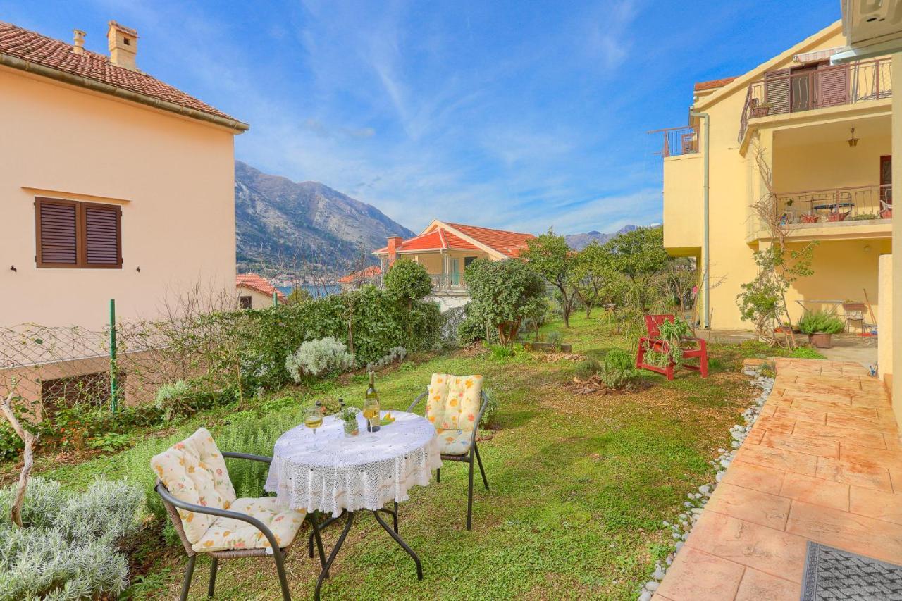 Apartment Castellino Kotor Bagian luar foto