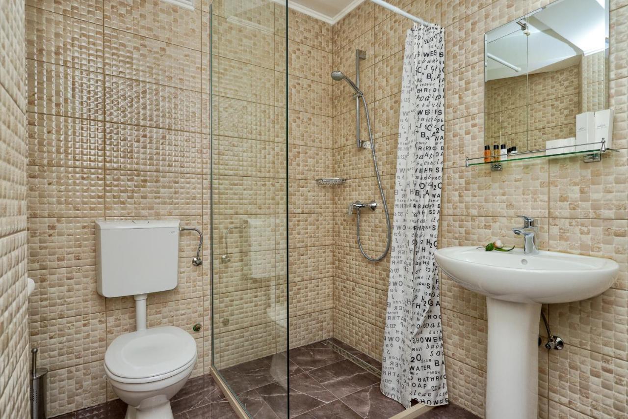 Apartment Castellino Kotor Bagian luar foto